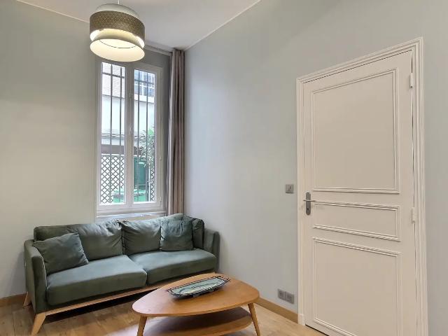 Location Appartement Rue de Rome, Paris