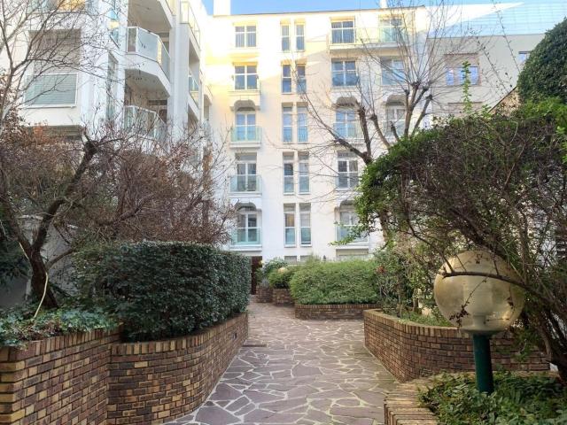 Location Appartement Rue de Reuilly, Paris