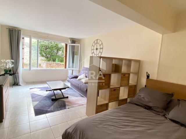 Location Appartement Rue de Toul, Paris