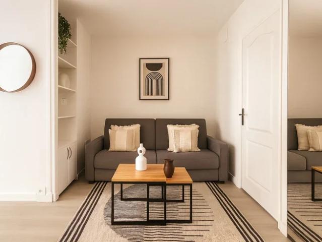 Location Appartement Rue de Tocqueville, Paris