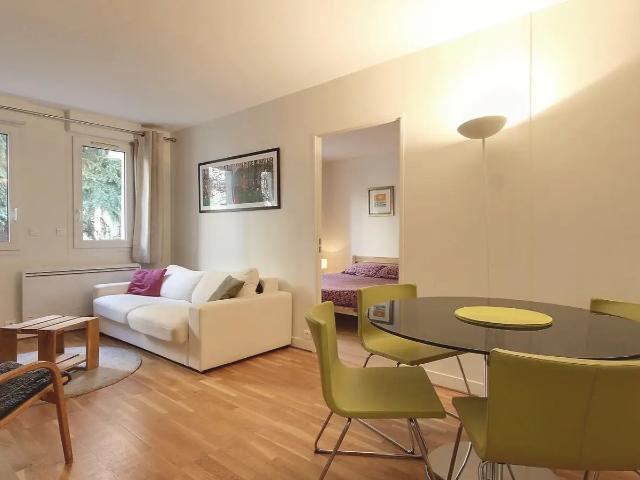 Location Appartement Rue de Tocqueville, Paris
