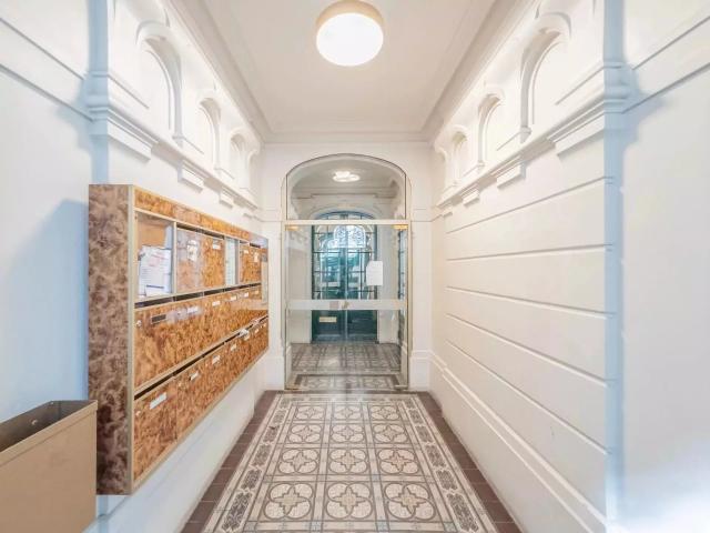 Location Appartement Rue de Tocqueville, Paris