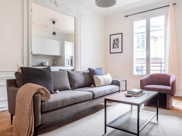 Location Appartement Rue de Tocqueville, Paris