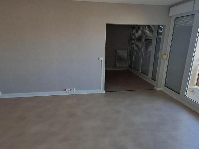 Location Appartement Rue de Tambour, Reims