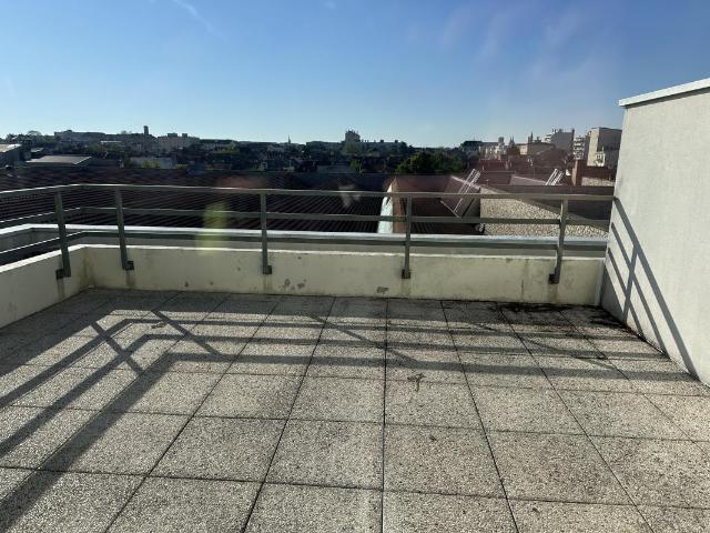Location Appartement Rue de Tambour, Reims