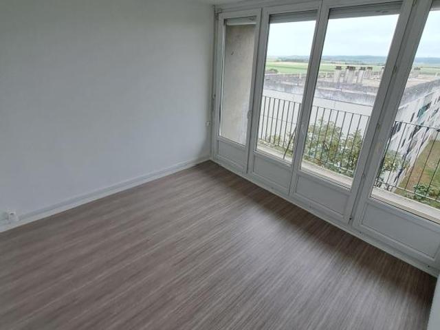 Location Appartement Rue de Tambour, Reims
