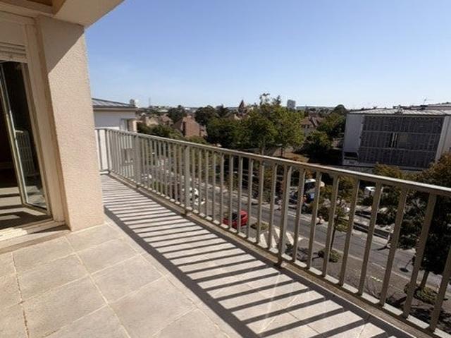 Location Appartement Rue de Tambour, Reims
