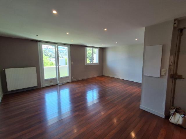 Location Appartement Rue de Terrenoire, Saint Étienne
