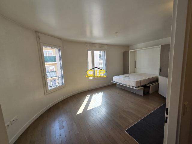 Location Appartement Rue de Thionville, Paris