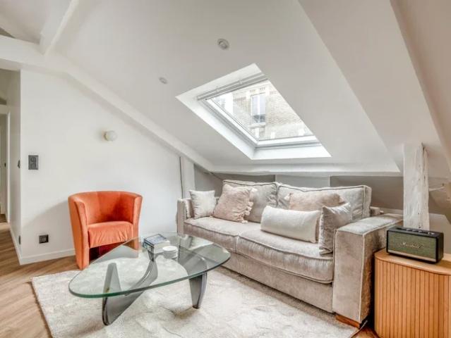 Location Appartement Rue de Turenne, Paris