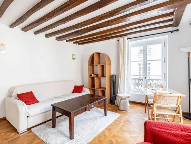 Location Appartement Rue de Turenne, Paris