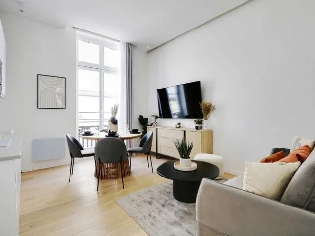 Location Appartement Rue de Turenne, Paris