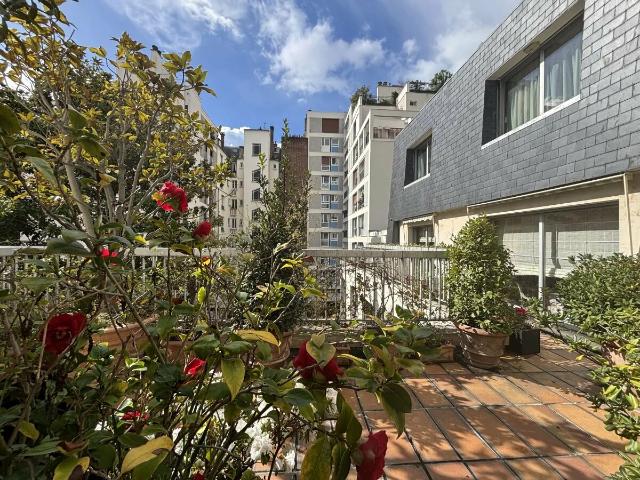 Location Appartement Rue de Vaugirard, Paris