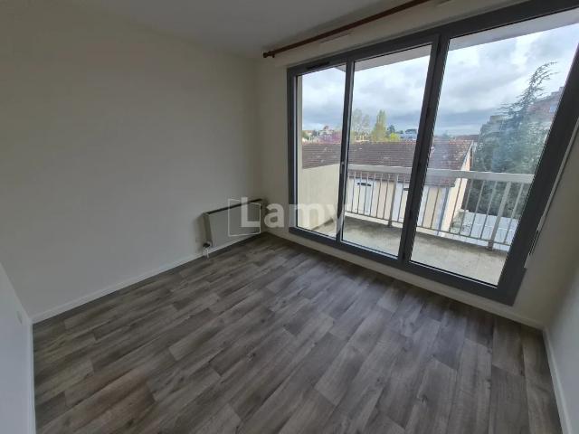 Location Appartement Rue de Valmy, Auxerre