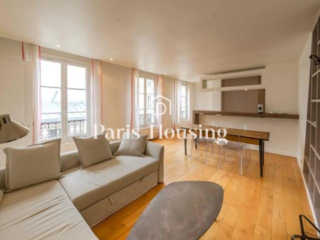 Location Appartement Rue de Verneuil, Paris