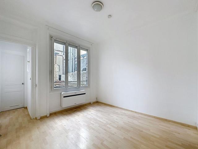 Location Appartement Rue de Vesle, Reims