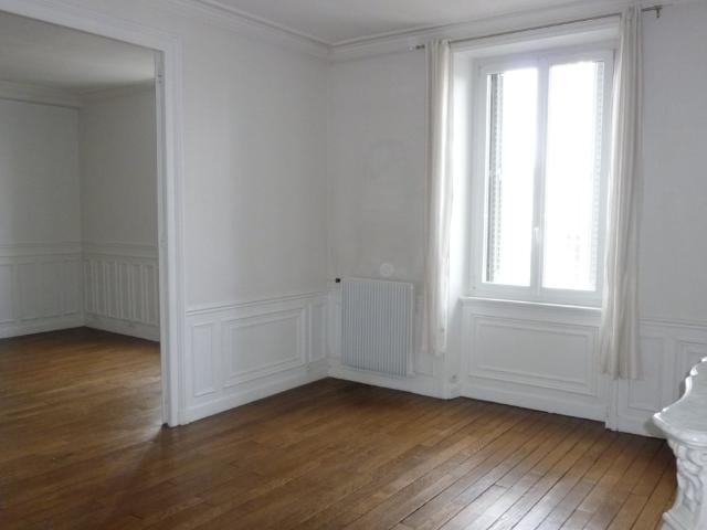 Location Appartement Rue de Vesle, Reims