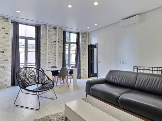 Location Appartement Rue Debelleyme, Paris