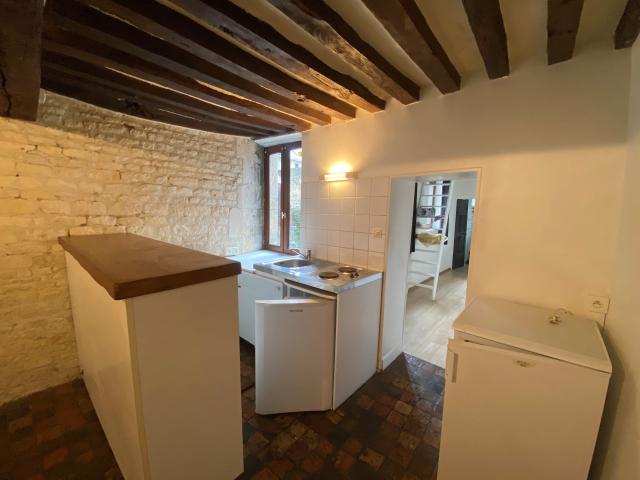 Location Appartement Rue Demolombe, Caen