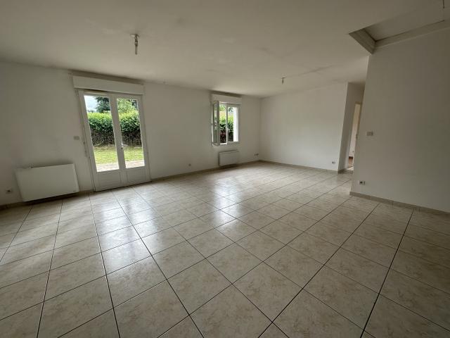 Location Appartement Rue d'En Haut, Bussus Bussuel