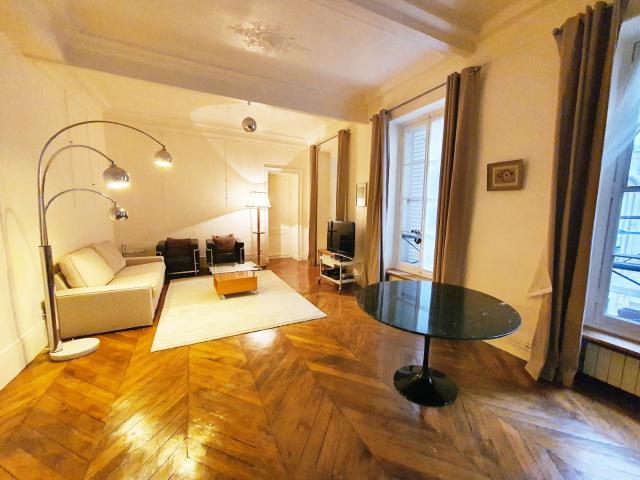 Location Appartement Rue d'Enghien, Paris