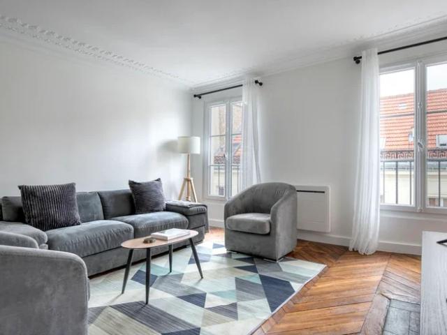 Location Appartement Rue d'Enghien, Paris