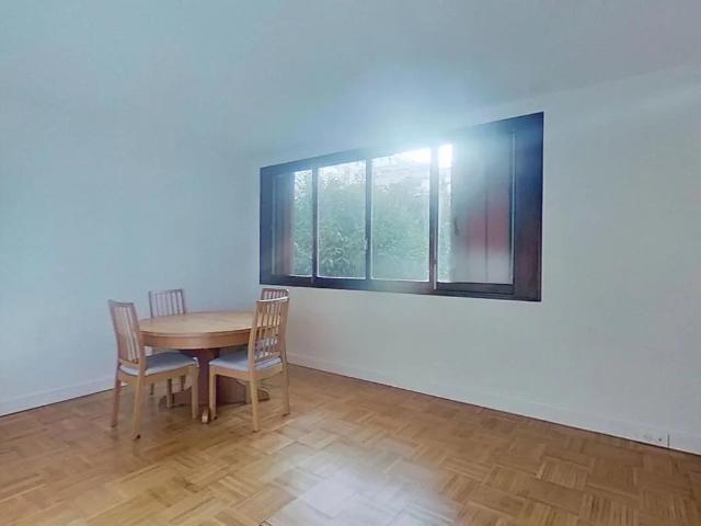 Location Appartement Rue des Marguettes, Paris