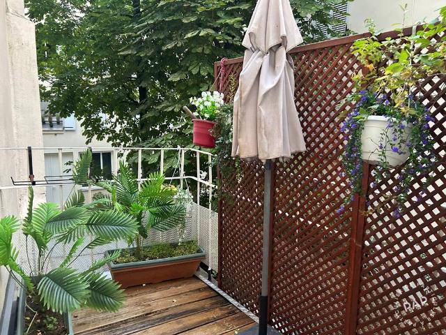Location Appartement Rue des Martyrs, Paris