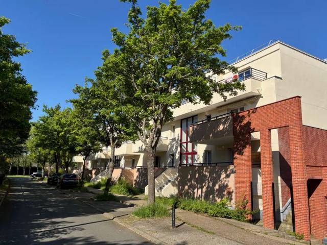 Location Appartement Rue des Monts d'Arrée, Montigny le Bretonneux