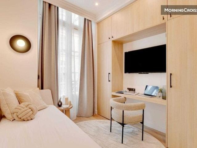 Location Appartement Rue des Moulins, Paris