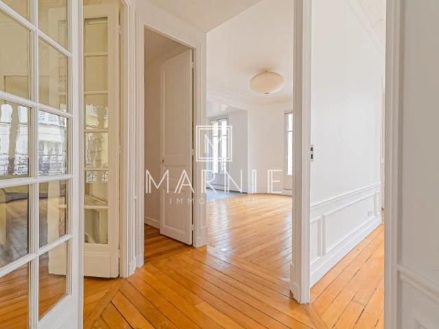 Location Appartement Rue de la Bienfaisance, Paris