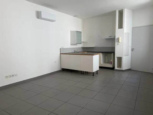 Location Appartement Rue des Anciens Combattants d'Afrique du Nord, Beaucaire