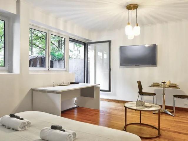 Location Appartement Rue des Belles Feuilles, Paris