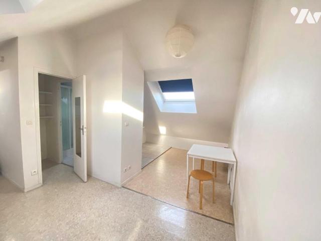 Location Appartement Rue des Capucins, Reims