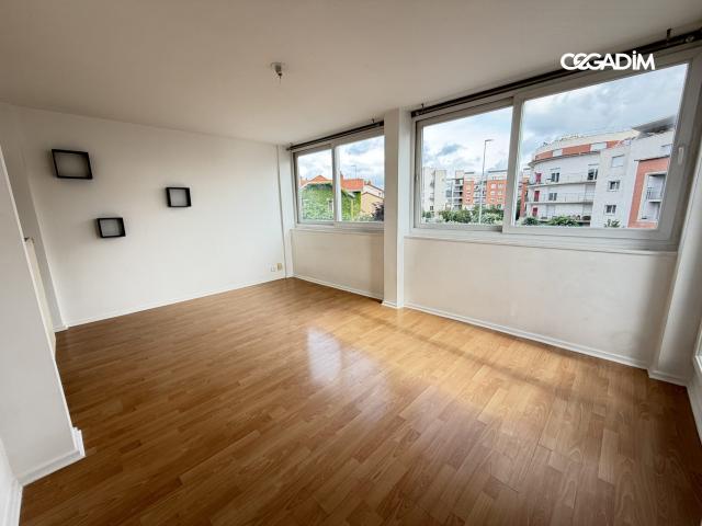 Location Appartement Rue des Chambrettes, Clermont Ferrand