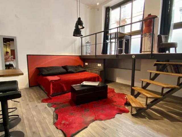 Location Appartement Rue des Charmettes, Lyon