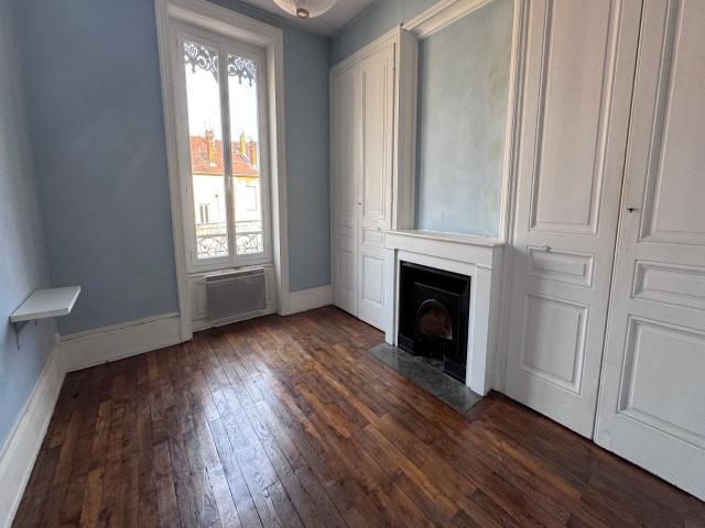 Location Appartement Rue des Charmettes, Lyon