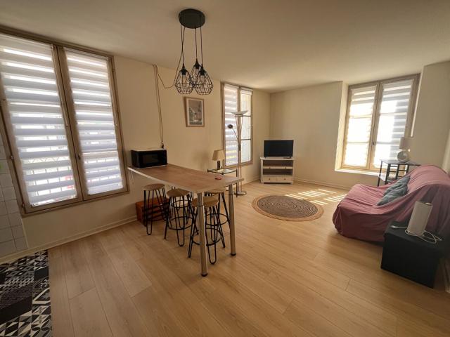 Location Appartement Rue des Cours de Meusnes, Saint Aignan