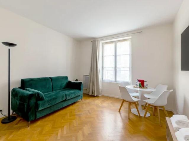 Location Appartement Rue des Dames, Paris