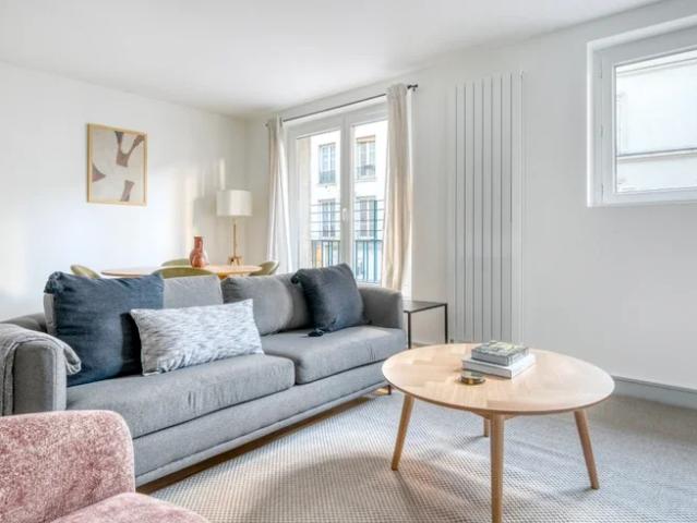 Location Appartement Rue des Dames, Paris