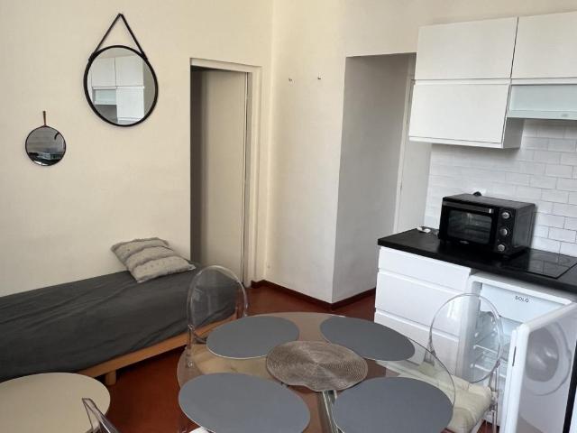 Location Appartement Rue des Dominicaines, Marseille