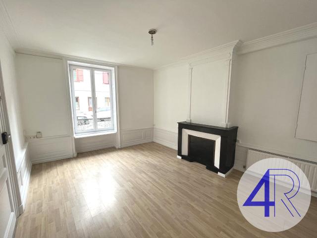 Location Appartement Rue des Écharmeaux, Beaujeu