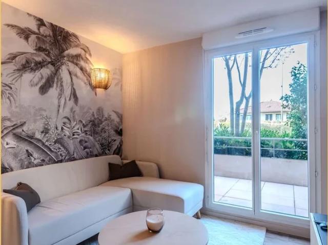 Location Appartement Rue des Écoles, Ville la Grand