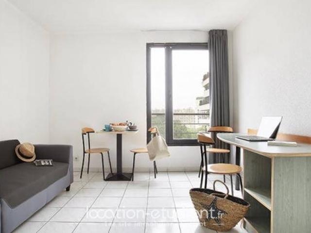 Location Appartement Rue des Écoles, Castries