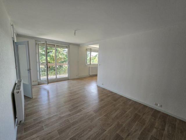 Location Appartement Rue des Écoles, Saint Paul de Varax