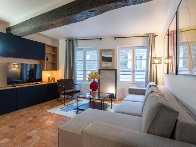 Location Appartement Rue des Écouffes, Paris