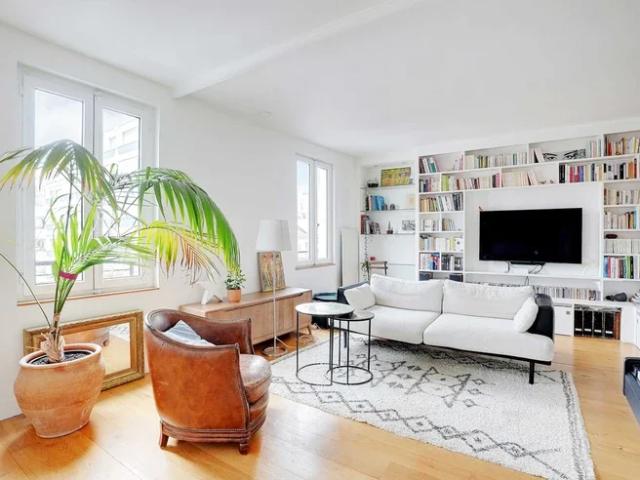 Location Appartement Rue des Entrepreneurs, Paris