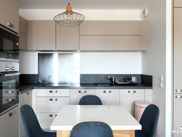 Location Appartement Rue des Fusillés de la Résistance, Puteaux