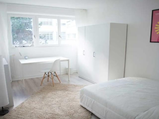 Location Appartement Rue des Favorites, Paris