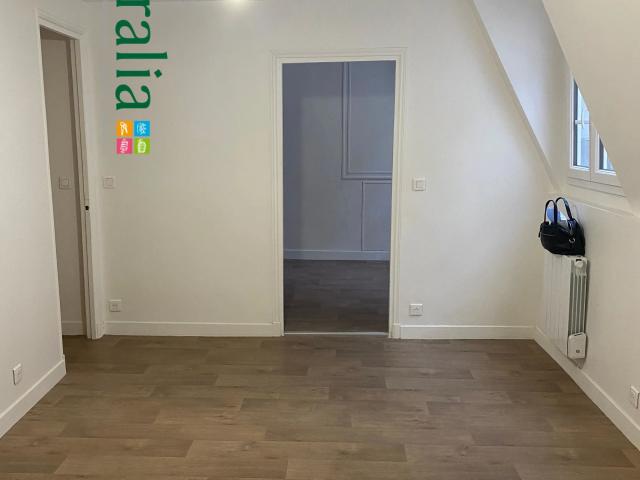 Location Appartement Rue des Fontaines du Temple, Paris